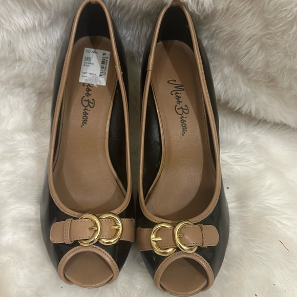 NWT Miss Bisou heels - Picture 1 of 5